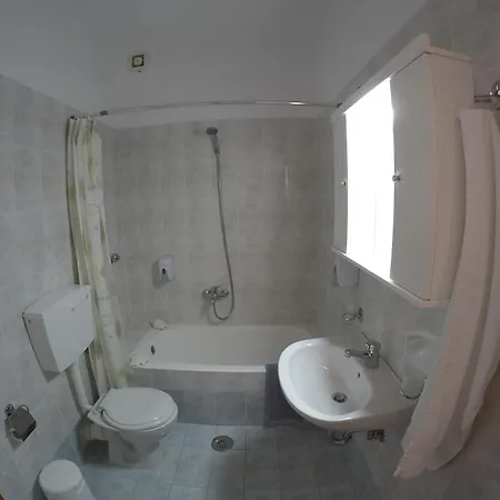 Tarsanas 2* Glifada (Thasos)