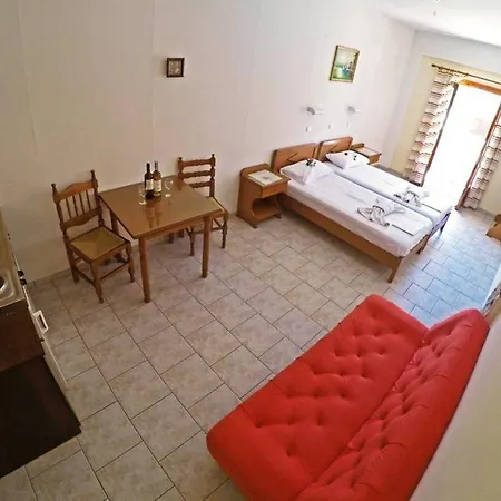 Отель Tarsanas 2*